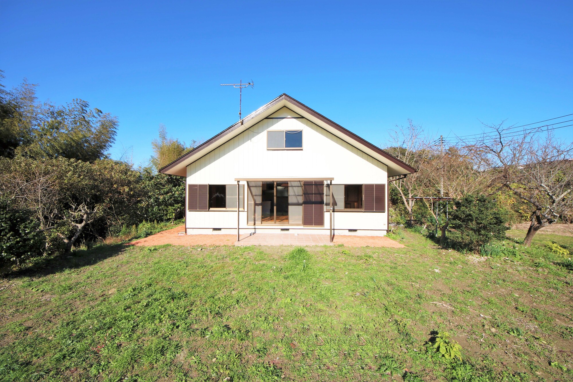 COUNTRYLIFE｜360度木々に囲まれた癒しの住空間♪いすみ市の山の中にあるポツンと一軒家♪｜千葉県いすみ市