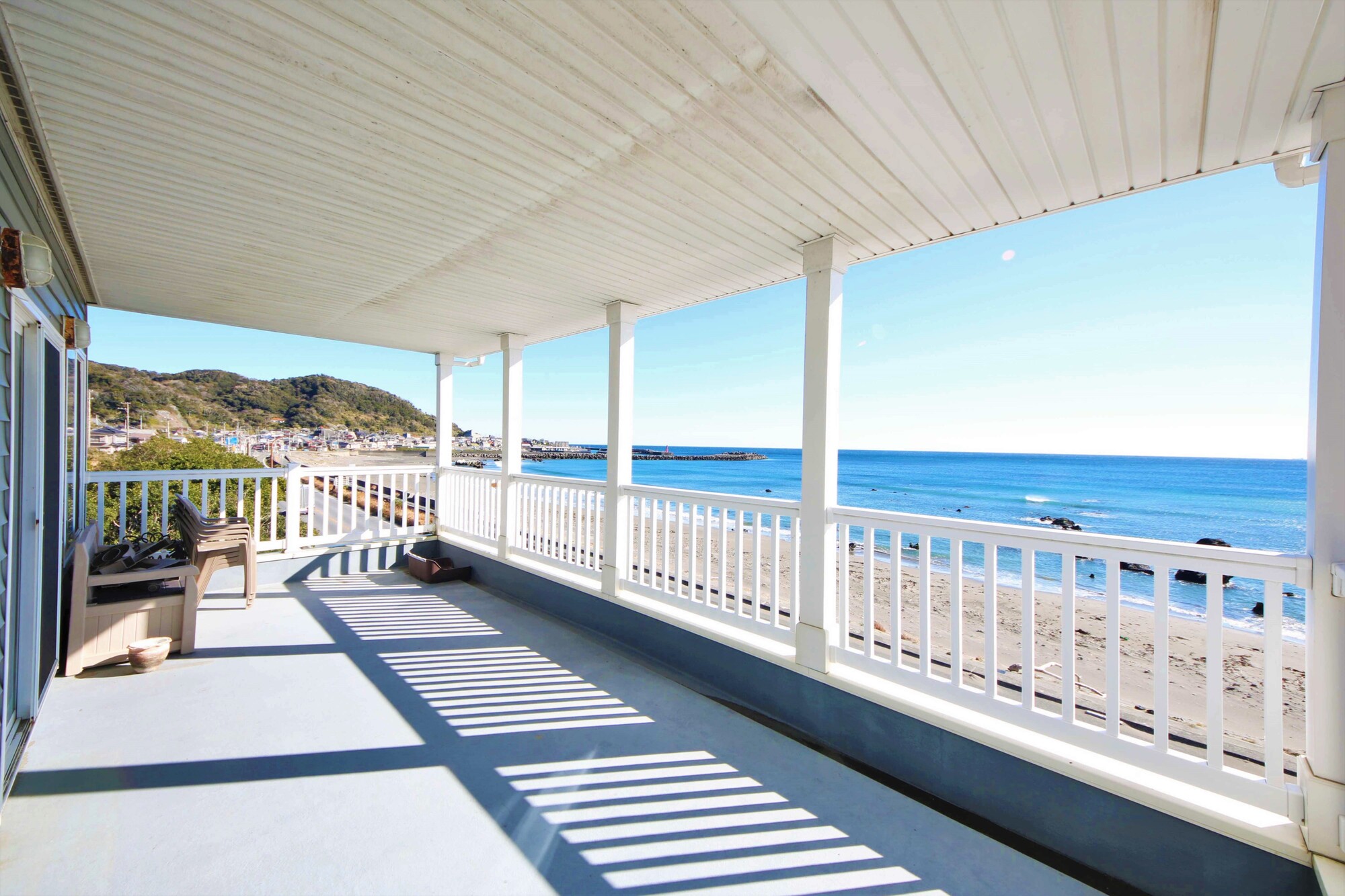 OCEAN FRONT｜白渚海岸を一望できるオシャレなアメリカンハウス♪リビング・寝室・お風呂どのお部屋からも海を見渡すことができます♪｜千葉県南房総市