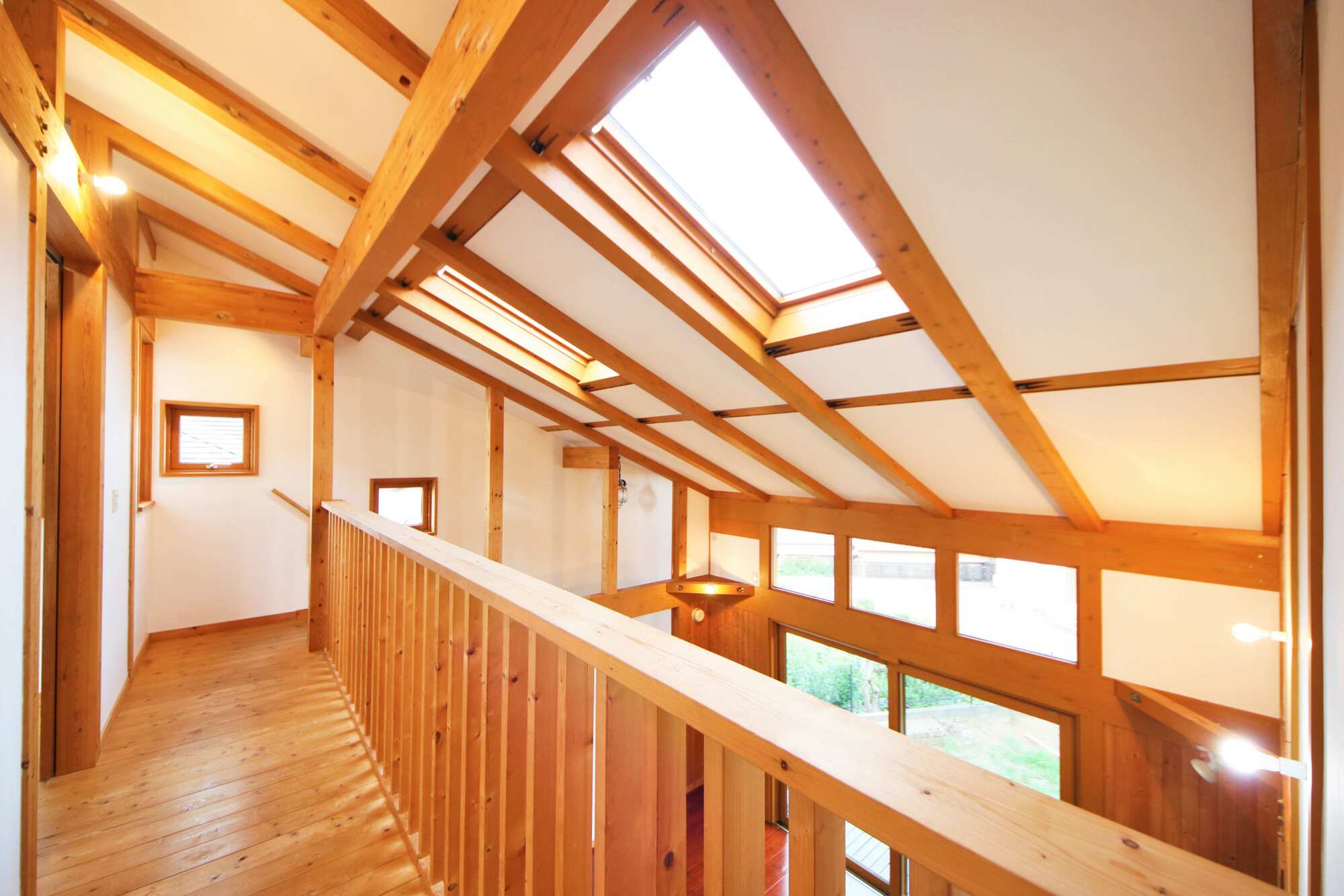 DESIGNERS｜無垢材をふんだんに使用したオシャレなデザイナーズ住宅♪リビングは開放的な吹抜けが広がっております♪｜千葉県千葉市緑区